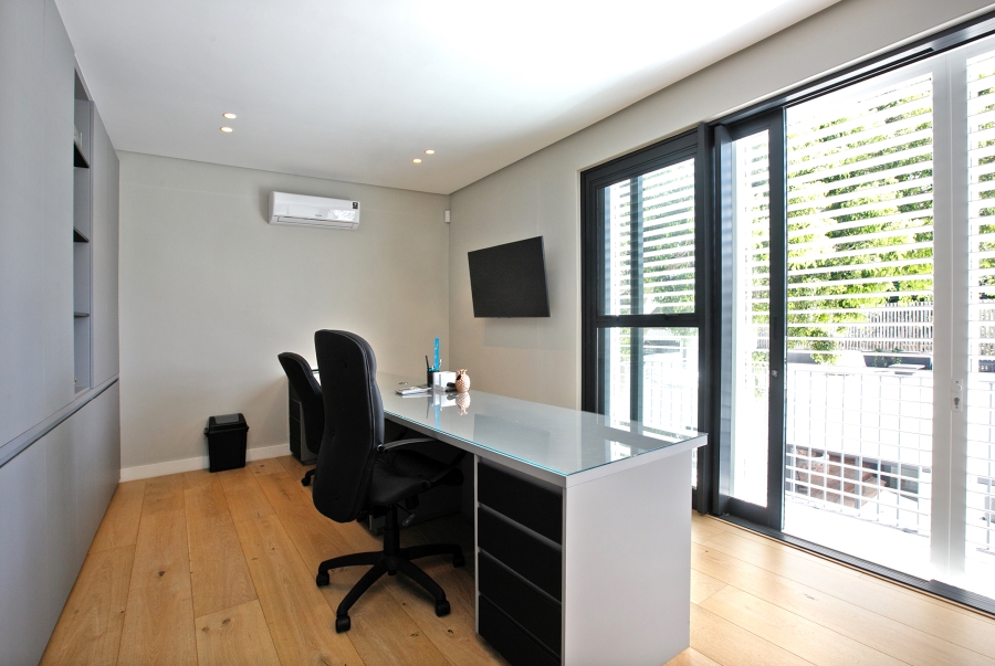 To Let 4 Bedroom Property for Rent in Fresnaye Western Cape